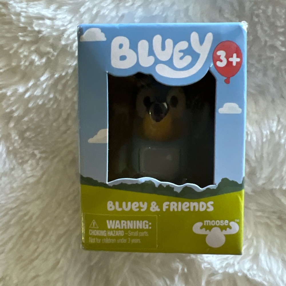 Bluey & Friends Bluey Collectible Figure New in Box Moose Toys Ages 3+